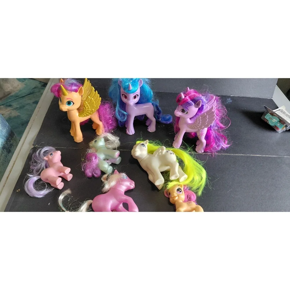 Hasbro mix of vintage & modern My Little Pony brushable figures Collectible Toys
